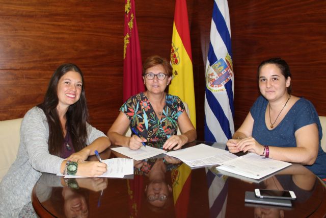 Ayuntamiento de Jumilla y Asociación 4 Patas firman convenio de colaboración por 38.000 euros