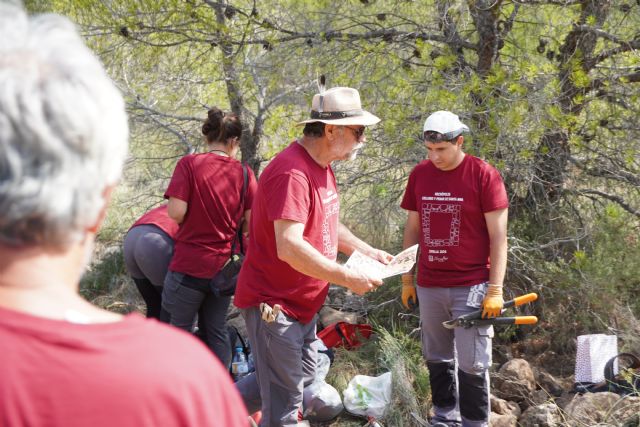 Gran hallazgo de una tumba intacta en la necrópolis del Collado y Pinar de Santa Ana en Jumilla que contenía un ajuar tartésico